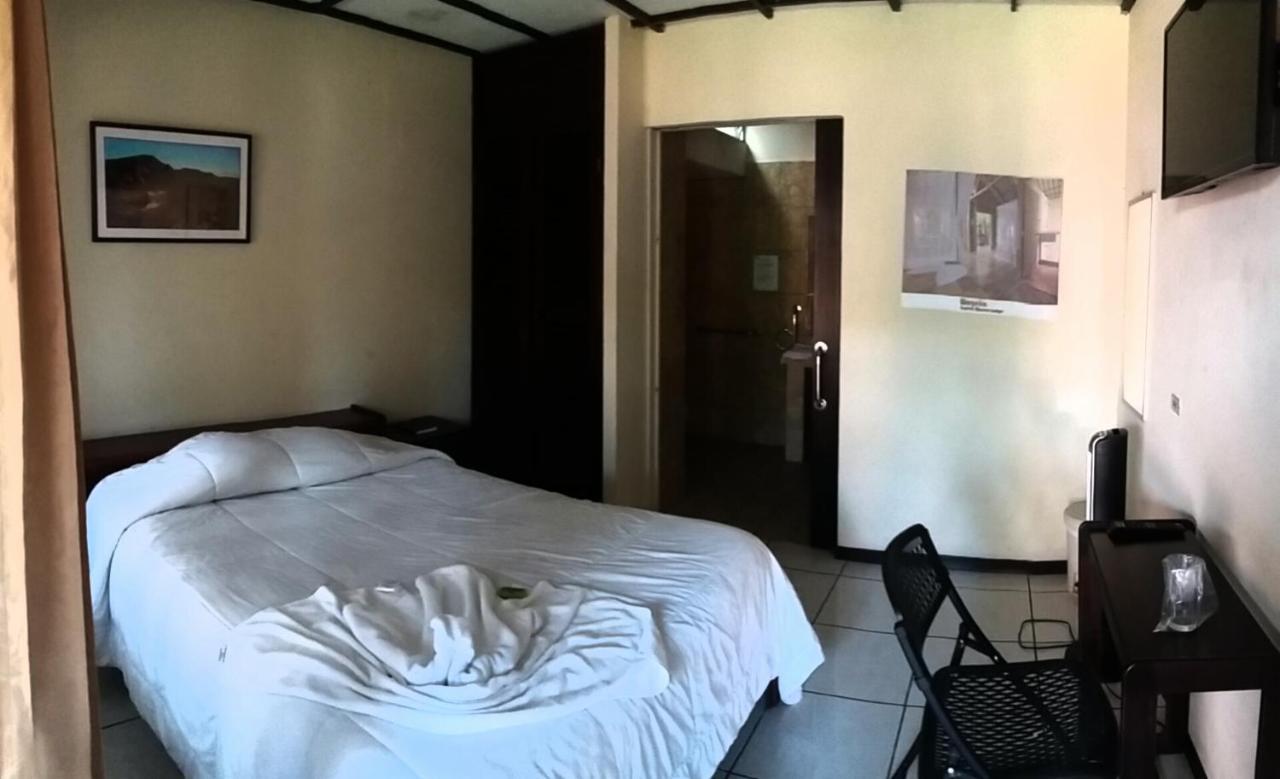 Hotel Wagelia Turrialba Exteriör bild
